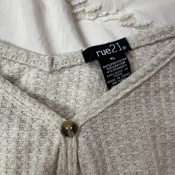 Rue 21 Tank Top - Picture 2 of 3